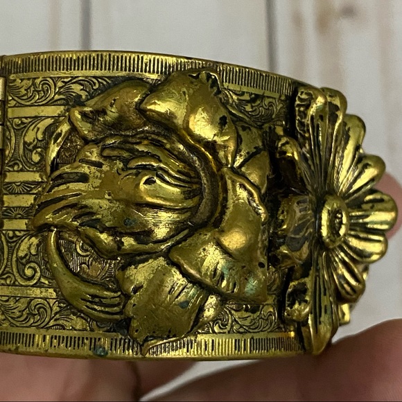 Vintage Goldtone Floral Cuff Bracelet - Picture 4 of 15